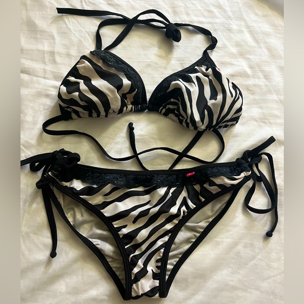 Chynna dolls Bikini Top & Bottom